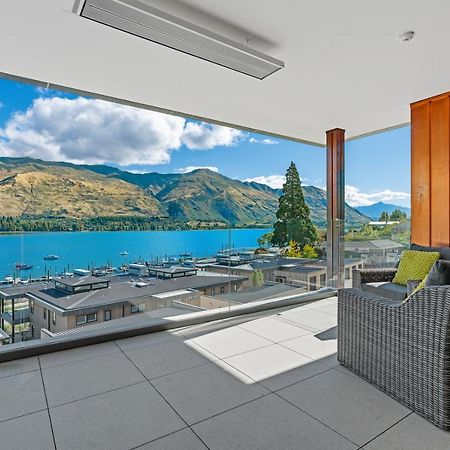 Luxurious Lakefront Penthouse Wanaka Exterior photo