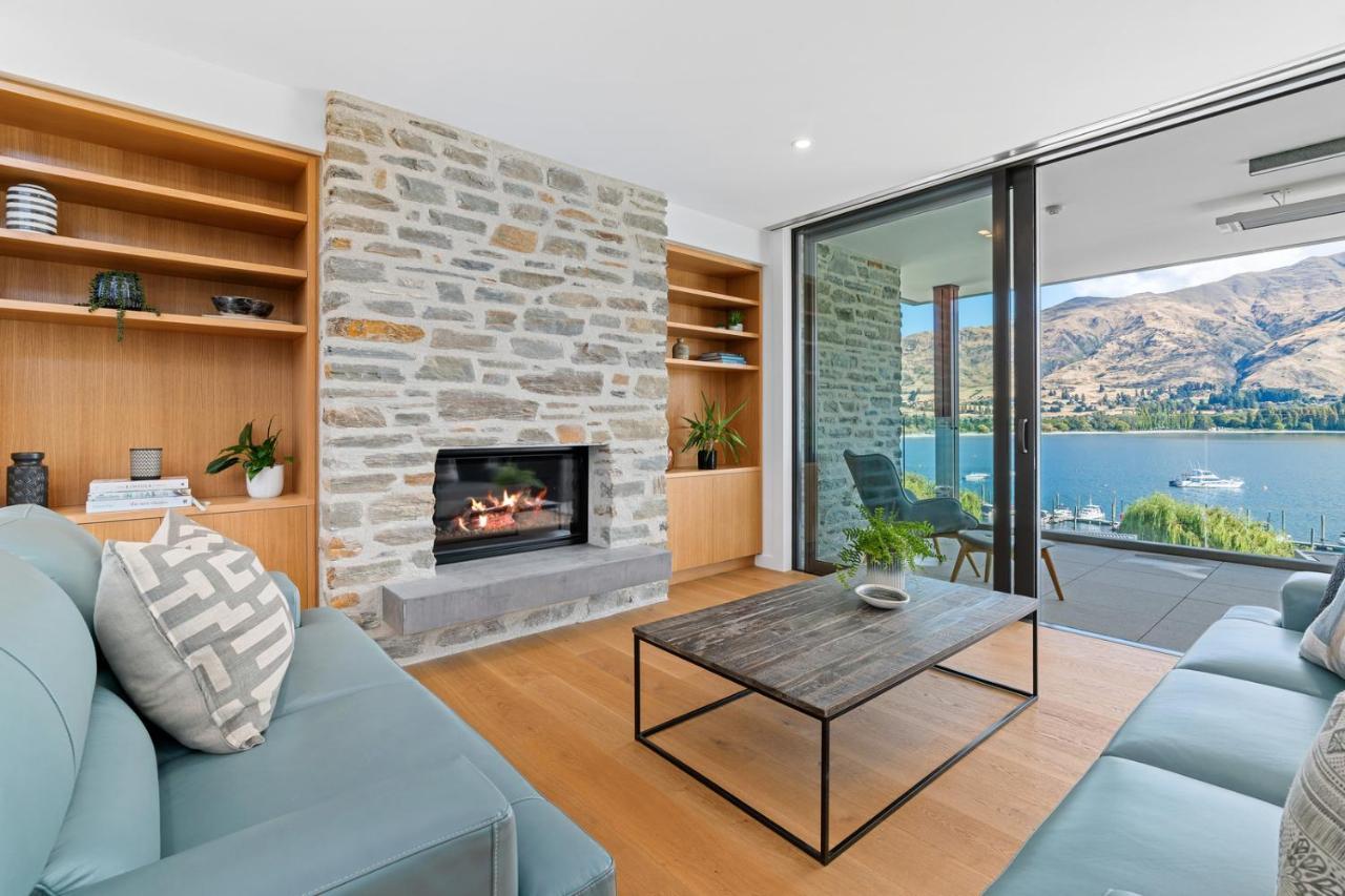 Luxurious Lakefront Penthouse Wanaka Exterior photo